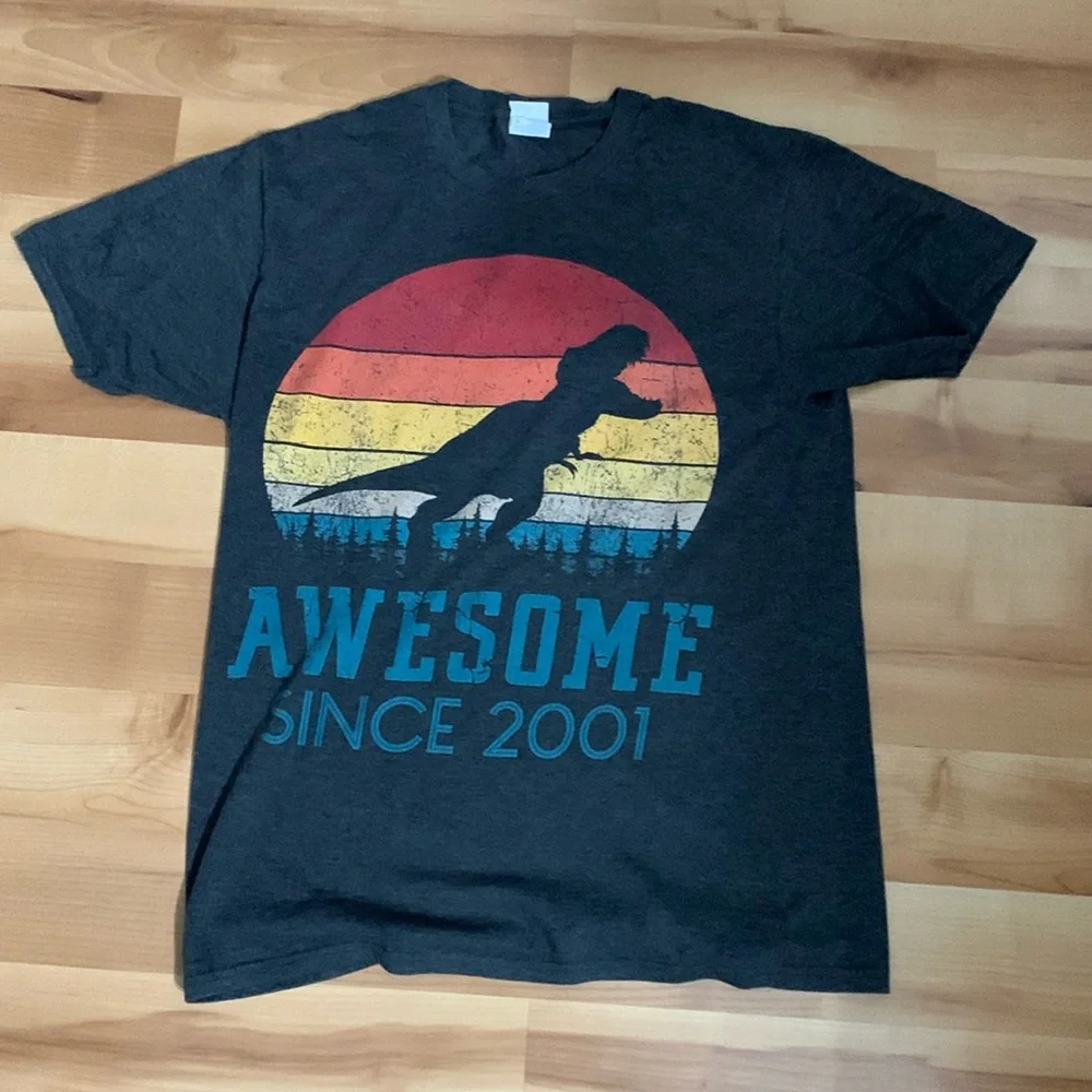 medium t-shirt - Picture 1 of 5